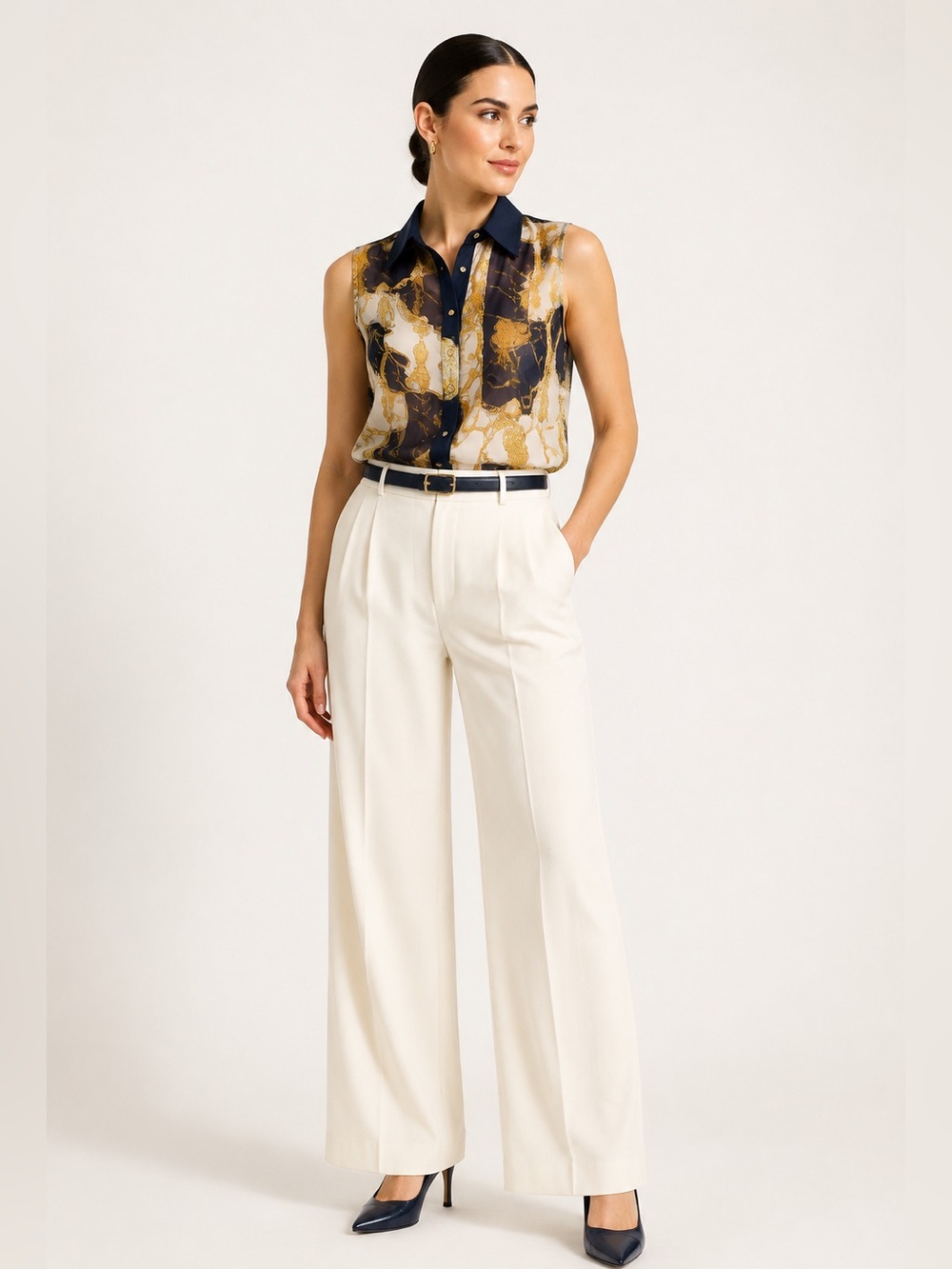 Women’s Size Small Navy Cream Gold Equestrian Print Sleeveless Button-Up Blouse